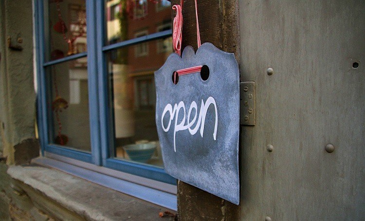 Will keeping your store open online help?