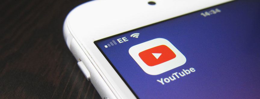 youtube app icon on cell phone