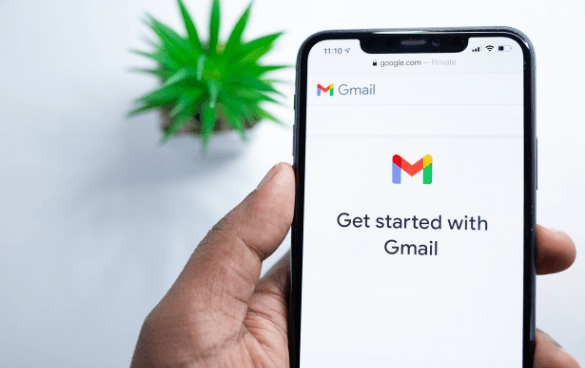 Should You Outsource Email Marketing? 4 Signs You Should (And How to Do It)