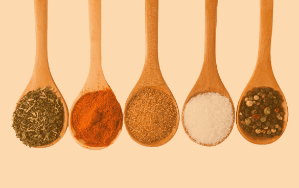 Spoons with spices