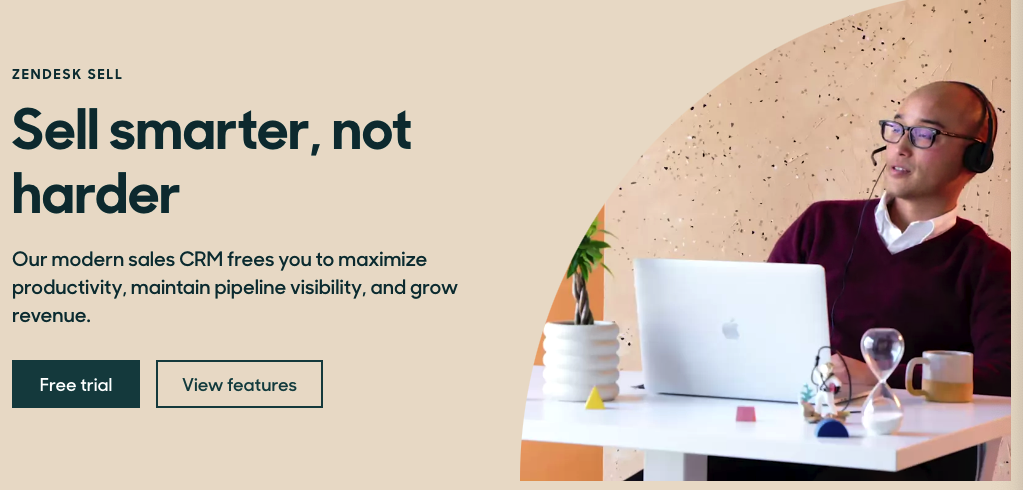 Tan homepage for Zendesk detailing their offerings