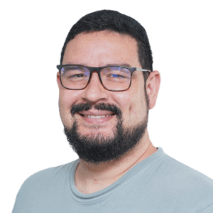 Luis headshot